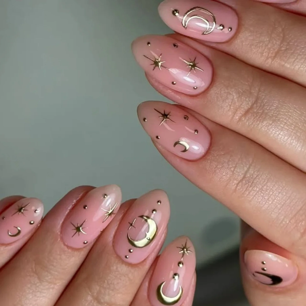 Metal Moon Star Love Heart Almond Fake Nails Art Sun Cat Eye Pointed False Nails Charms Bowknot Pearl Rhinestones Press on Nails
Metal Moon Star Love Heart Almond Fake Nails Art Sun Cat Eye Pointed False Nails Charms Bowknot Pearl Rhinestones Press on Nails