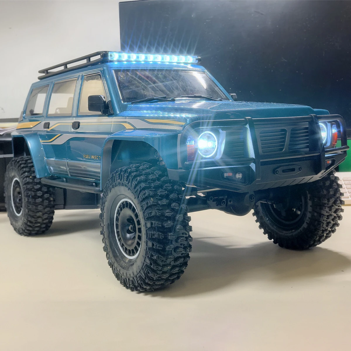 YK4107 1/10 Scale Simulation Remote Control Electric 4WD Two-Speed with Differential Lock Rock Crawler Off-Road Vehicl
YK4107 1/10 Scale Simulation Remote Control Electric 4WD Two-Speed with Differential Lock Rock Crawler Off-Road Vehicl