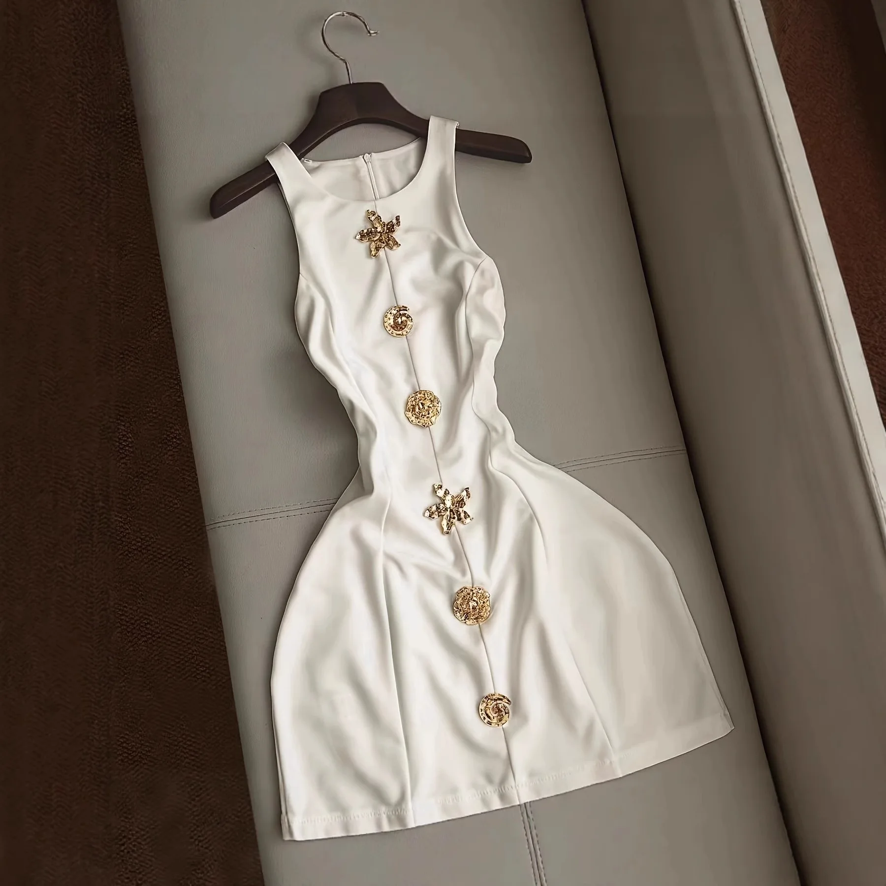 Off Shoulder Party Club Dress Women Elegant Rose Button Sleeveless Mini Dress Summer New Fashion Women Round Neck Dresses
Off Shoulder Party Club Dress Women Elegant Rose Button Sleeveless Mini Dress Summer New Fashion Women Round Neck Dresses