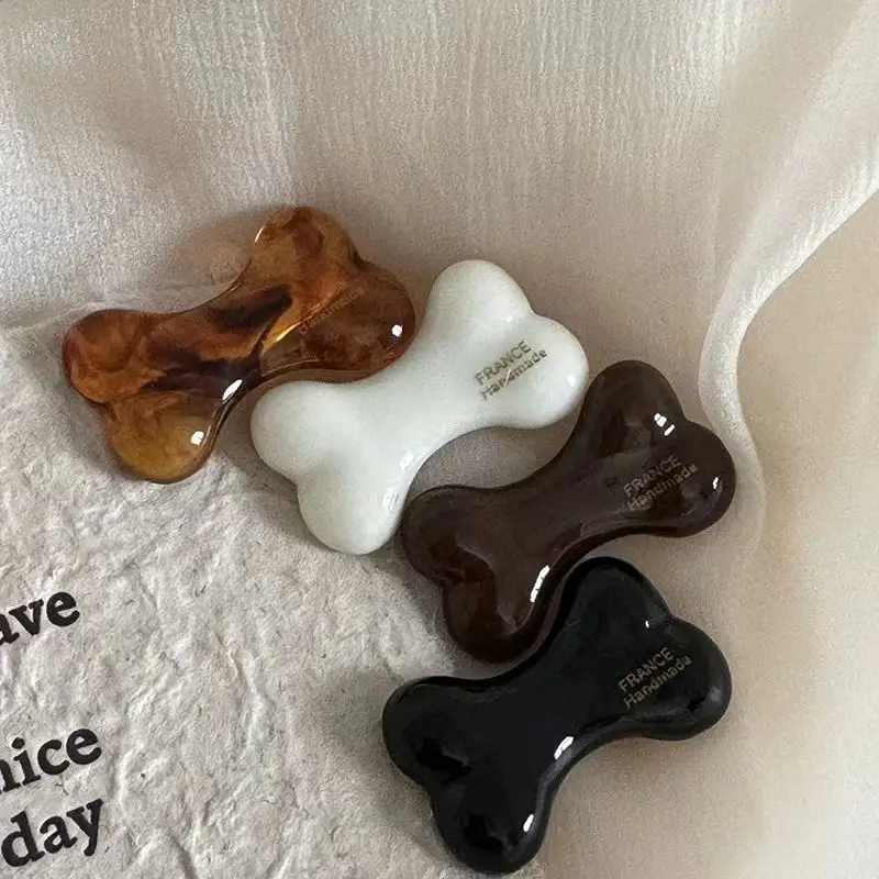 Заколка для волос из смолы с молоком, кофе, костью для домашних животных, милые заколки для девочек, новая боковая челка, зажим в виде утконоса, аксессуары для волос
Заколка для волос из смолы с молоком, кофе, костью для домашних животных, милые заколки для девочек, новая боковая челка, зажим в виде утконоса, аксессуары для волос