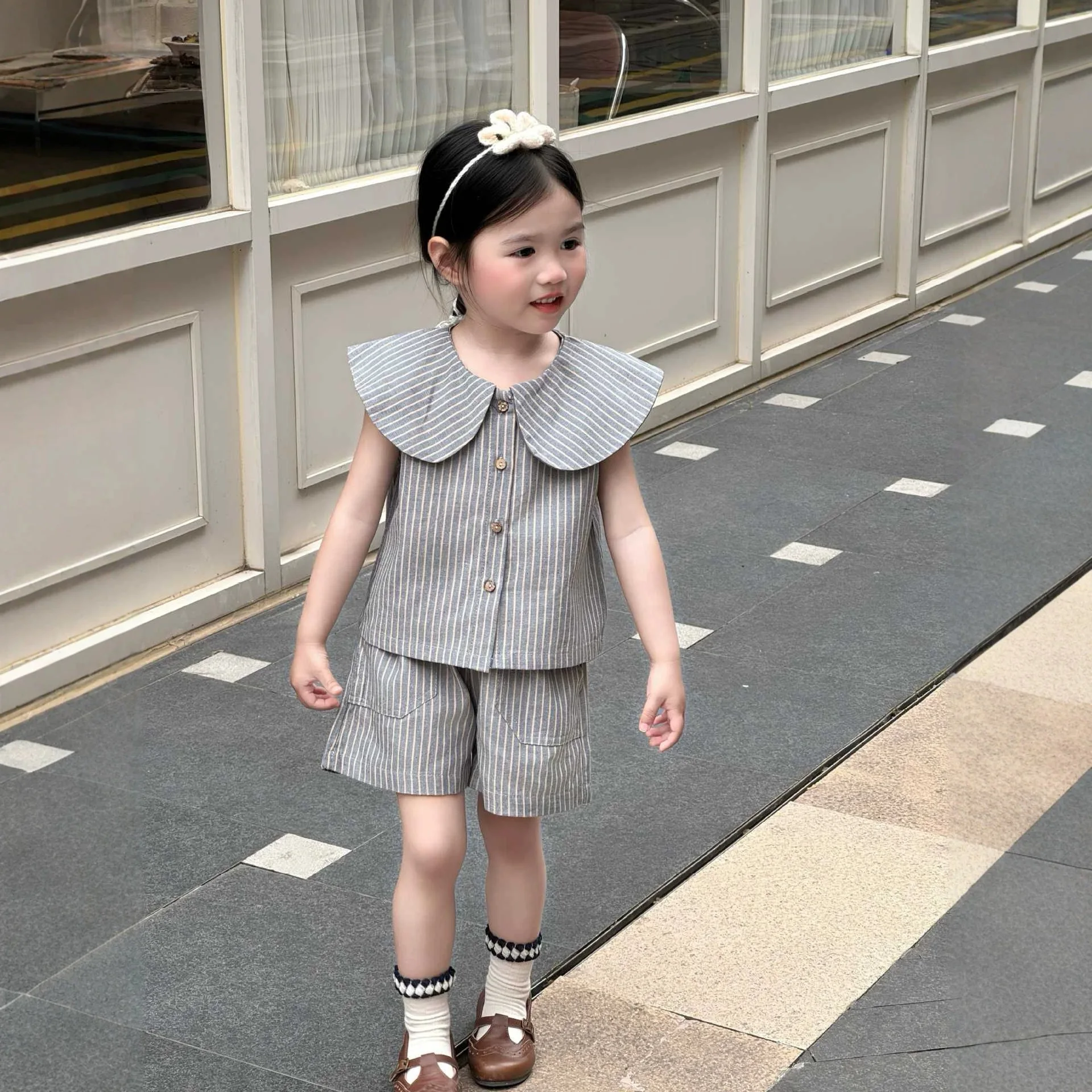 2026 Summer New Childrens Clothing Girls Fresh Versatile Large Turn-Down Collar Striped Sleeveless Vest and Shorts Set
2026 Summer New Childrens Clothing Girls Fresh Versatile Large Turn-Down Collar Striped Sleeveless Vest and Shorts Set