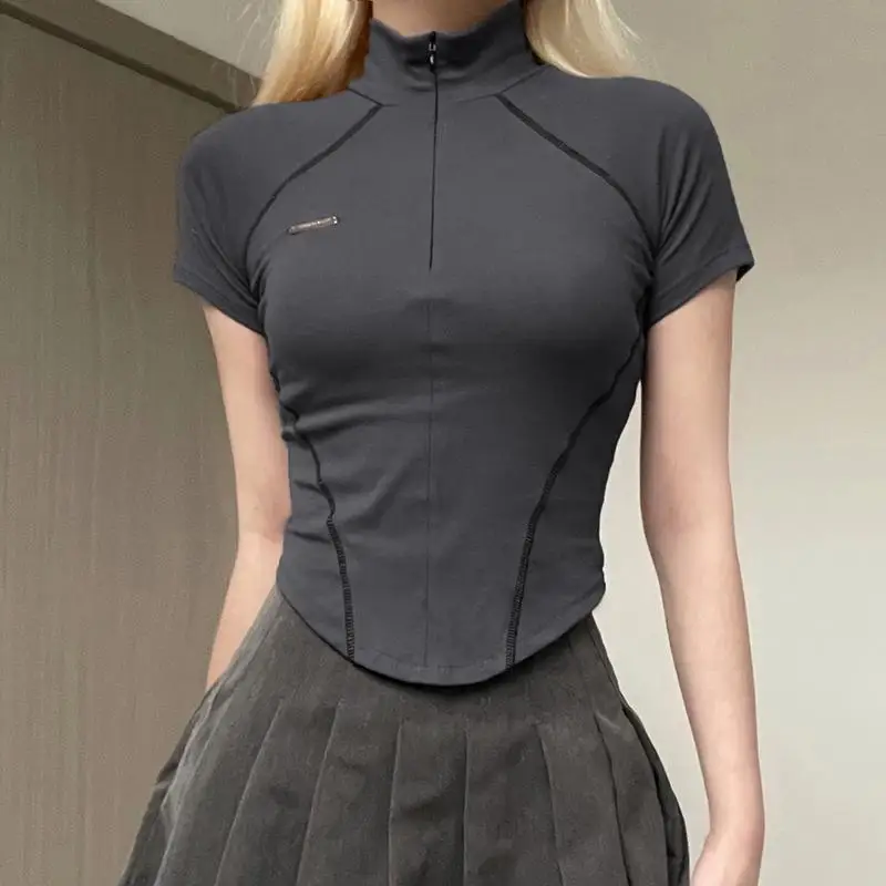 American European and American casual sports style zipper stand collar shortsleeved hot girl tops split slim fit T-shirt y2k ins
American European and American casual sports style zipper stand collar shortsleeved hot girl tops split slim fit T-shirt y2k ins