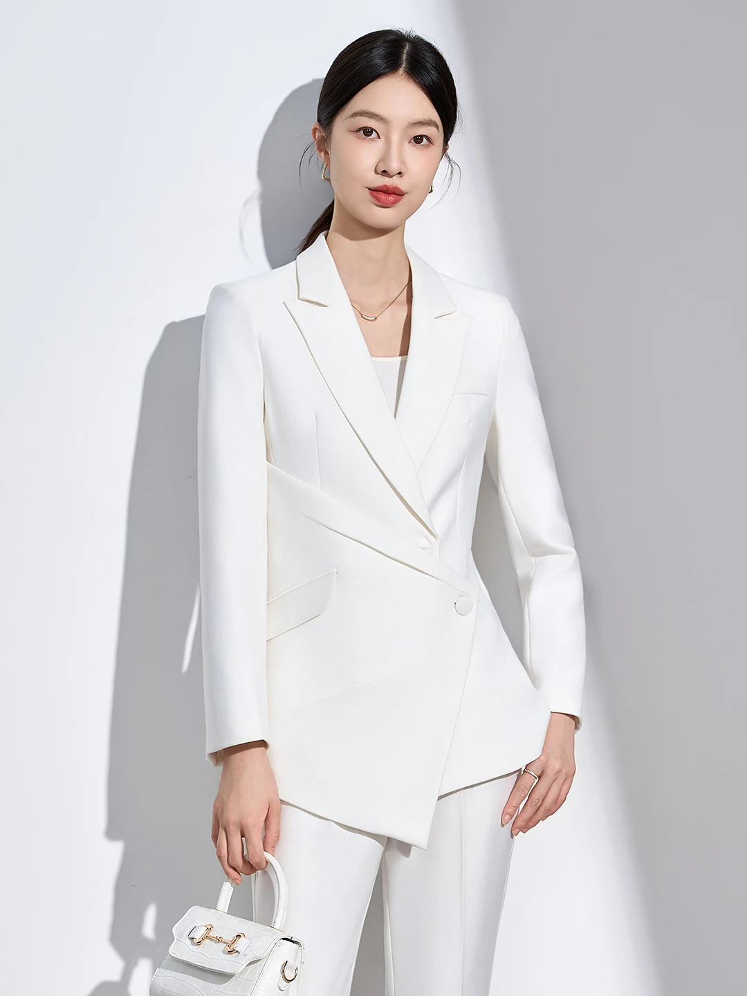 White Slim Fit Suit Set for Women 2026 New Autumn Winter High Waist Cinched Professional Formal Ladies' Jacket
White Slim Fit Suit Set for Women 2026 New Autumn Winter High Waist Cinched Professional Formal Ladies' Jacket