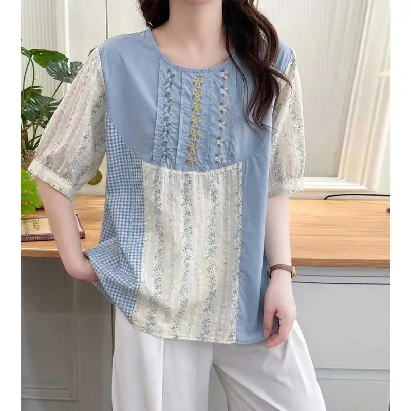 Japanese Sweet Mori Girl Floral Print Embroidery Plaid Patchwork Shirts Women Summer O-Neck Short Sleeve Casual Blouse Tops
Japanese Sweet Mori Girl Floral Print Embroidery Plaid Patchwork Shirts Women Summer O-Neck Short Sleeve Casual Blouse Tops