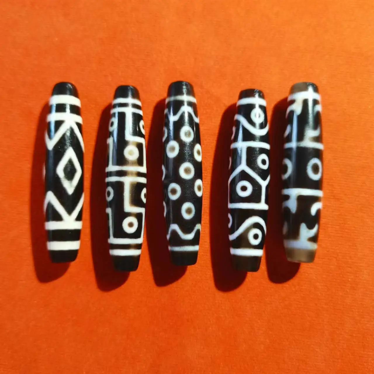 1pcs/lot natural agate high-quality ancient craft dzi three-eyed instrument King Kong twelve-eyed fourteen-eyed twenty-eyed gem
1pcs/lot natural agate high-quality ancient craft dzi three-eyed instrument King Kong twelve-eyed fourteen-eyed twenty-eyed gem