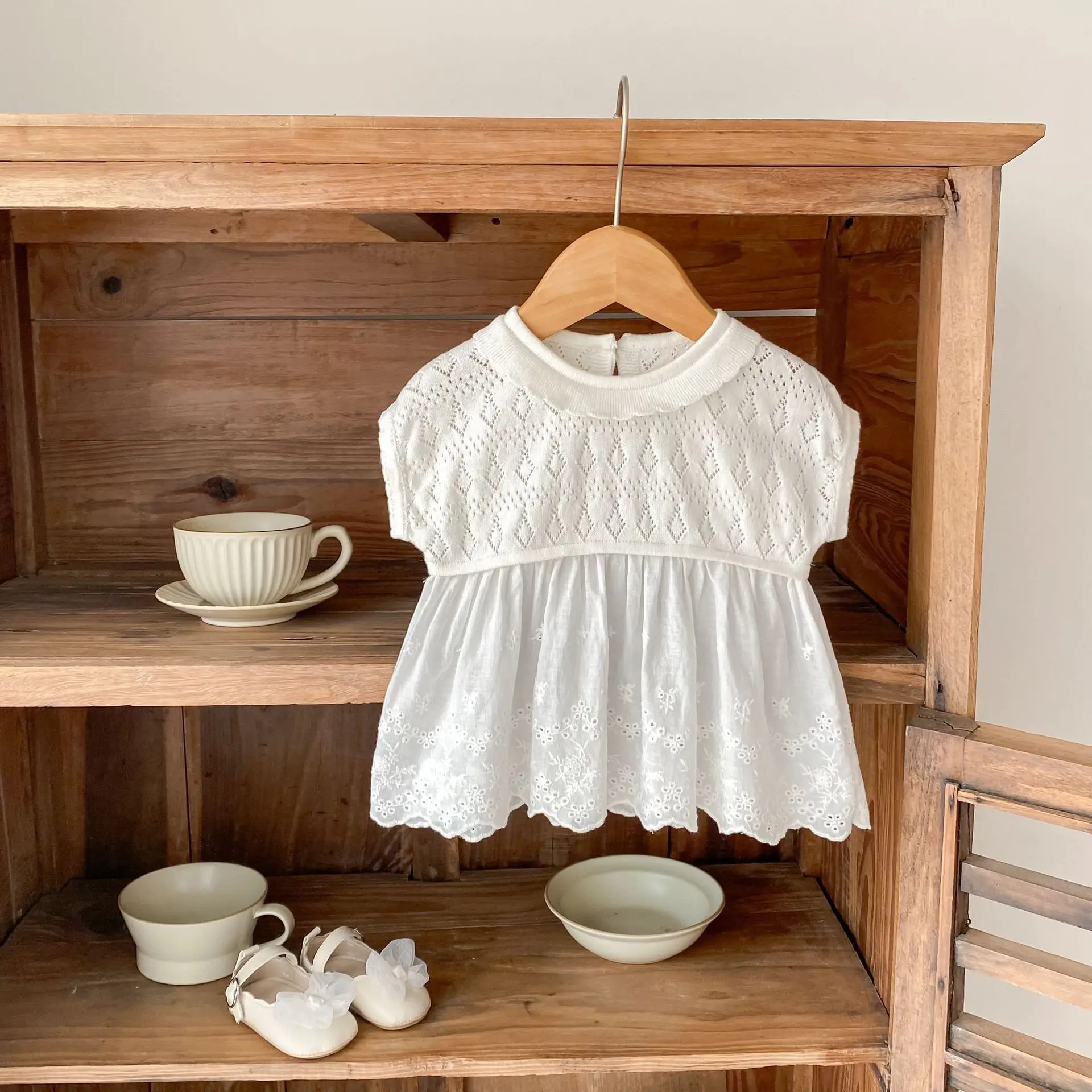 Baby Clothes 2025 Summer New Casual and Fashionable Girls Baby Hook Flower Hollow Out Sleeveless Knitted Patchwork Lace Top
Baby Clothes 2025 Summer New Casual and Fashionable Girls Baby Hook Flower Hollow Out Sleeveless Knitted Patchwork Lace Top
