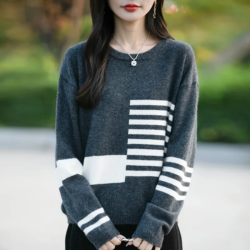 2024 Autumn and Winter New Thick Cashmere sweater Women loose knitted Cashmere sweater Women
2024 Autumn and Winter New Thick Cashmere sweater Women loose knitted Cashmere sweater Women