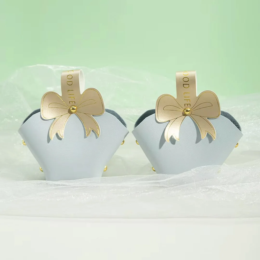 Light Blue Pu Leather Jewelry GIft Pouch Handbag Wedding Party Favor Portable Candy Packaging For Guest Bow Tie Mini Basket box
Light Blue Pu Leather Jewelry GIft Pouch Handbag Wedding Party Favor Portable Candy Packaging For Guest Bow Tie Mini Basket box