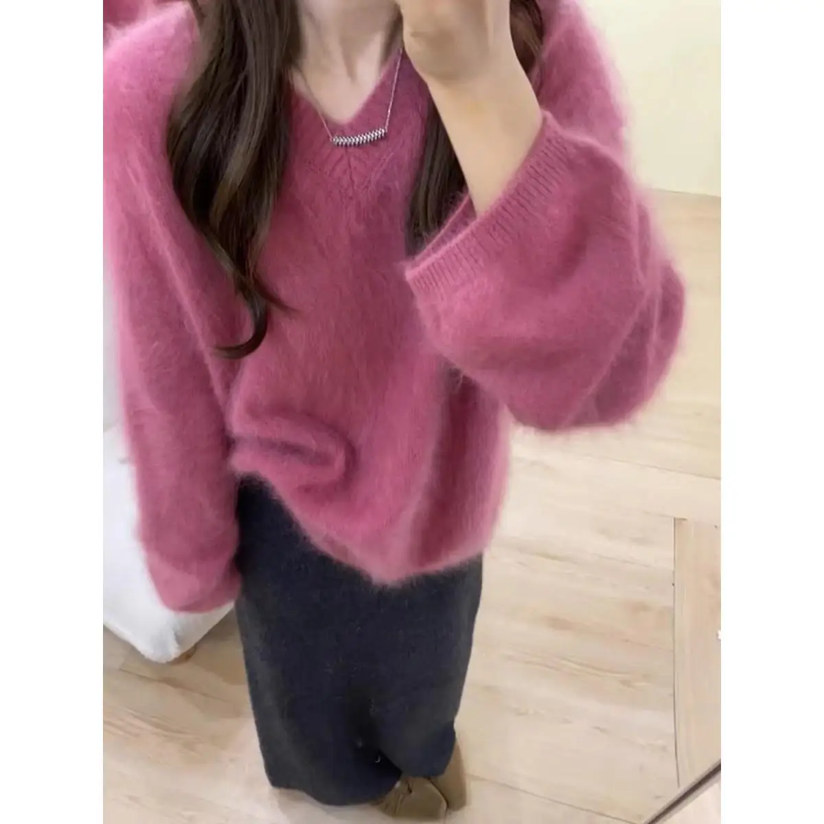 Pink V-Neck Oversized Fluffy Sweater Women Winter Thickened Outerwear Inner Match Super Beautiful Winter Clothes Top
Pink V-Neck Oversized Fluffy Sweater Women Winter Thickened Outerwear Inner Match Super Beautiful Winter Clothes Top