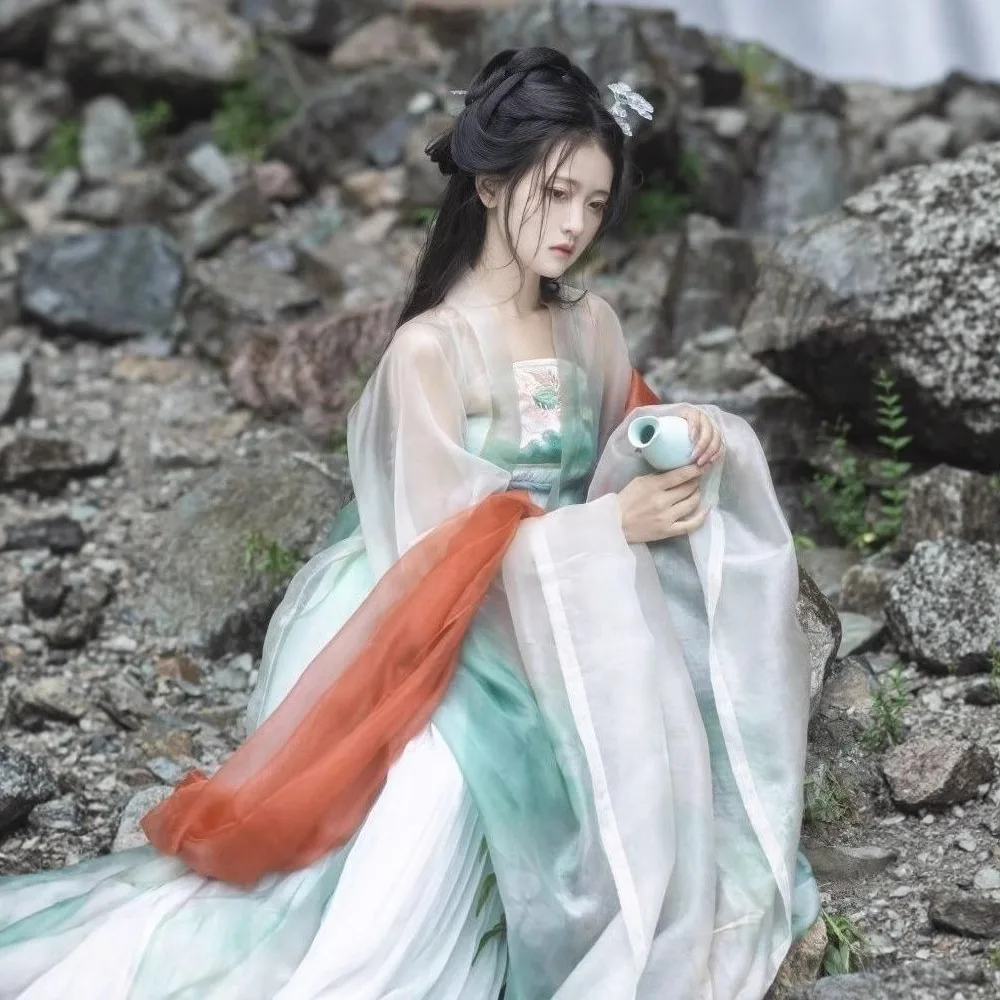 Girls' Hanfu Spring And Autumn Style Tang Dynasty Princess Ancient Style Super Immortal Chest Length Skirt New Year's Day
Girls' Hanfu Spring And Autumn Style Tang Dynasty Princess Ancient Style Super Immortal Chest Length Skirt New Year's Day