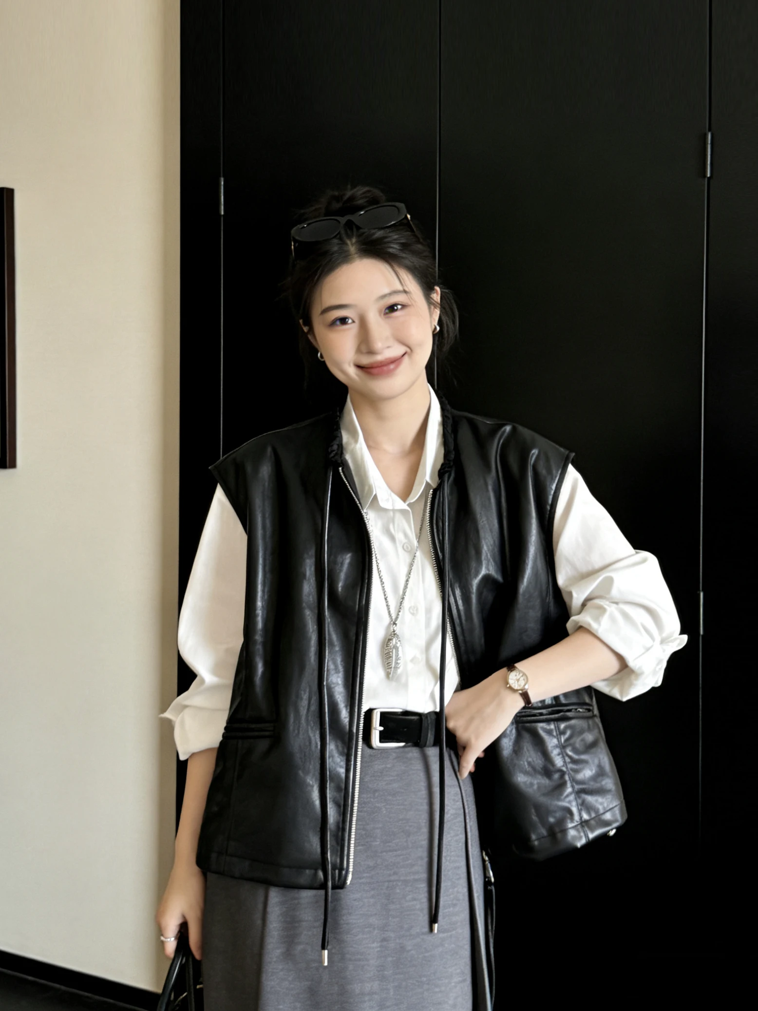 Корейская модная женская куртка из искусственной кожи, верхняя одежда, весенняя, трендовая, на молнии, стандартной длины
Корейская модная женская куртка из искусственной кожи, верхняя одежда, весенняя, трендовая, на молнии, стандартной длины