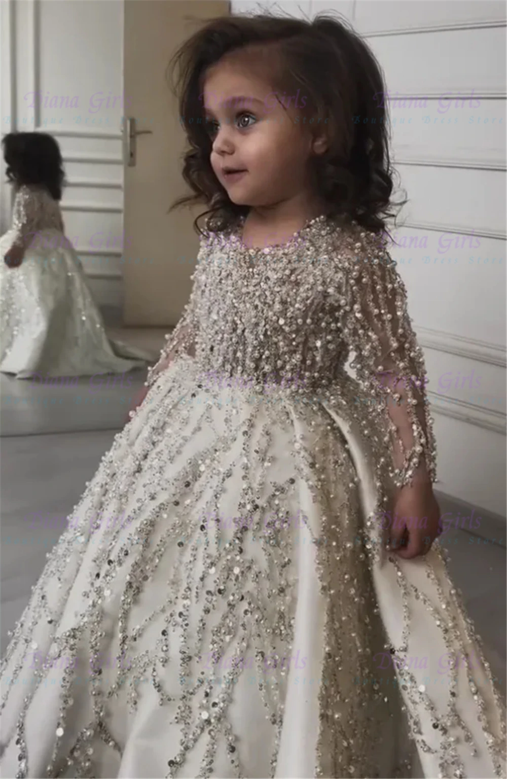 Gorgeous Pearl Sequins Quality Satin FLuffy Flower Girl Dress Exquisite Applique for Wedding Birthday Party Evening Ball Gowns
Gorgeous Pearl Sequins Quality Satin FLuffy Flower Girl Dress Exquisite Applique for Wedding Birthday Party Evening Ball Gowns