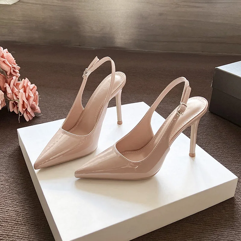 Новые простые сандалии с ремешком, пикантные туфли на тонком каблуке сзади, универсальные туфли из лакированной кожи с пустыми точками на высоком каблуке, летняя обувь
Новые простые сандалии с ремешком, пикантные туфли на тонком каблуке сзади, универсальные туфли из лакированной кожи с пустыми точками на высоком каблуке, летняя обувь