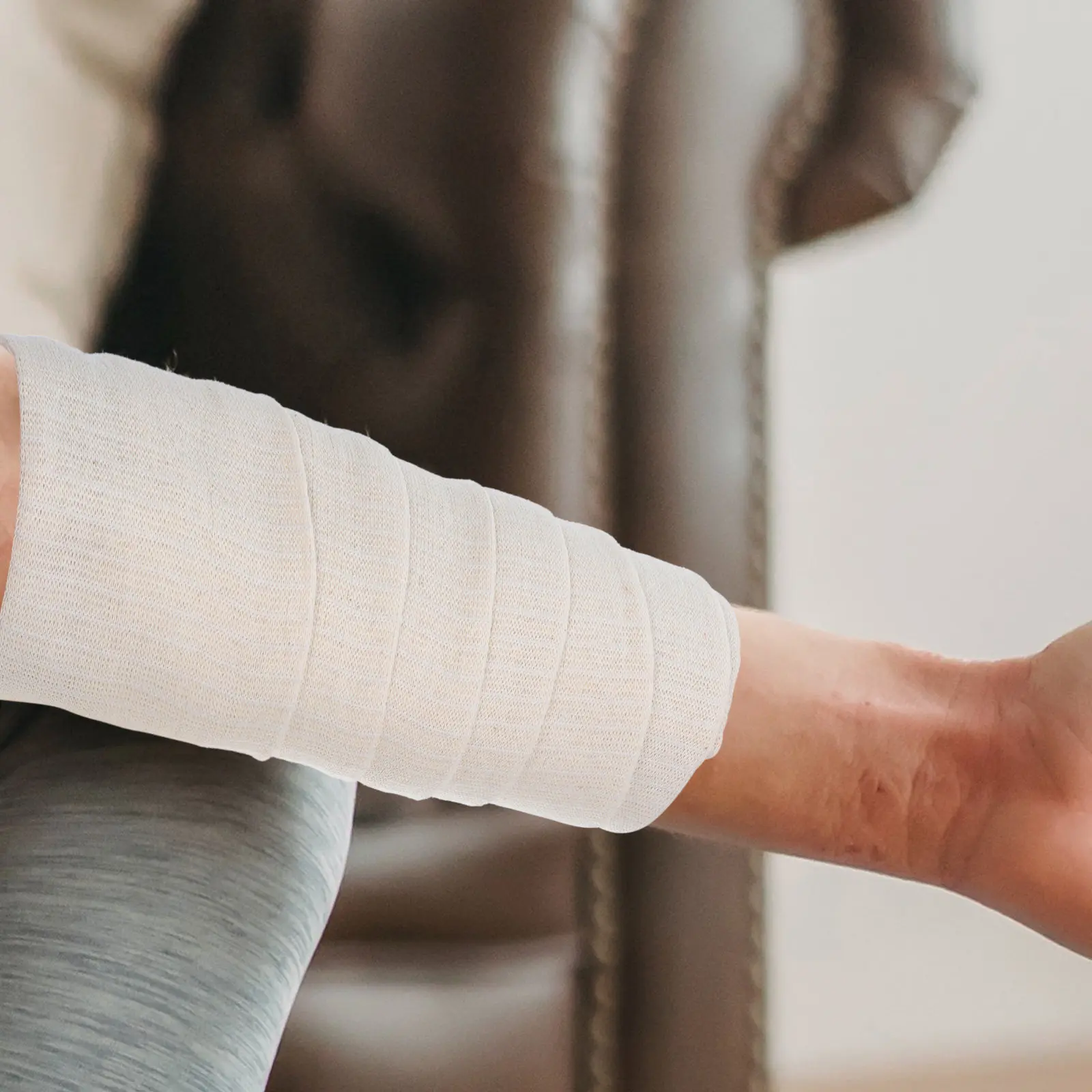 1 Roll Cotton Tubular Bandage Elastic Stockinette Sleeve Flexible Durable Support Wrap for Athletic Use Sprains Swelling
1 Roll Cotton Tubular Bandage Elastic Stockinette Sleeve Flexible Durable Support Wrap for Athletic Use Sprains Swelling