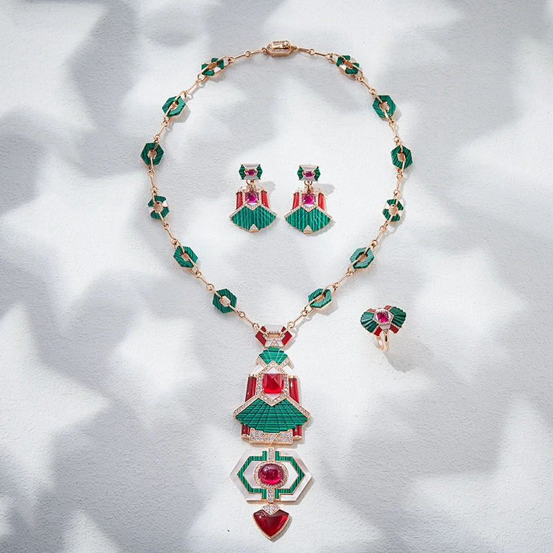 Luxury Designer Natural Malachite White Beimu Red Agate Pendant Necklace Earrings Ring Women Lady Dinner Party Fine Jewelry Sets
Luxury Designer Natural Malachite White Beimu Red Agate Pendant Necklace Earrings Ring Women Lady Dinner Party Fine Jewelry Sets