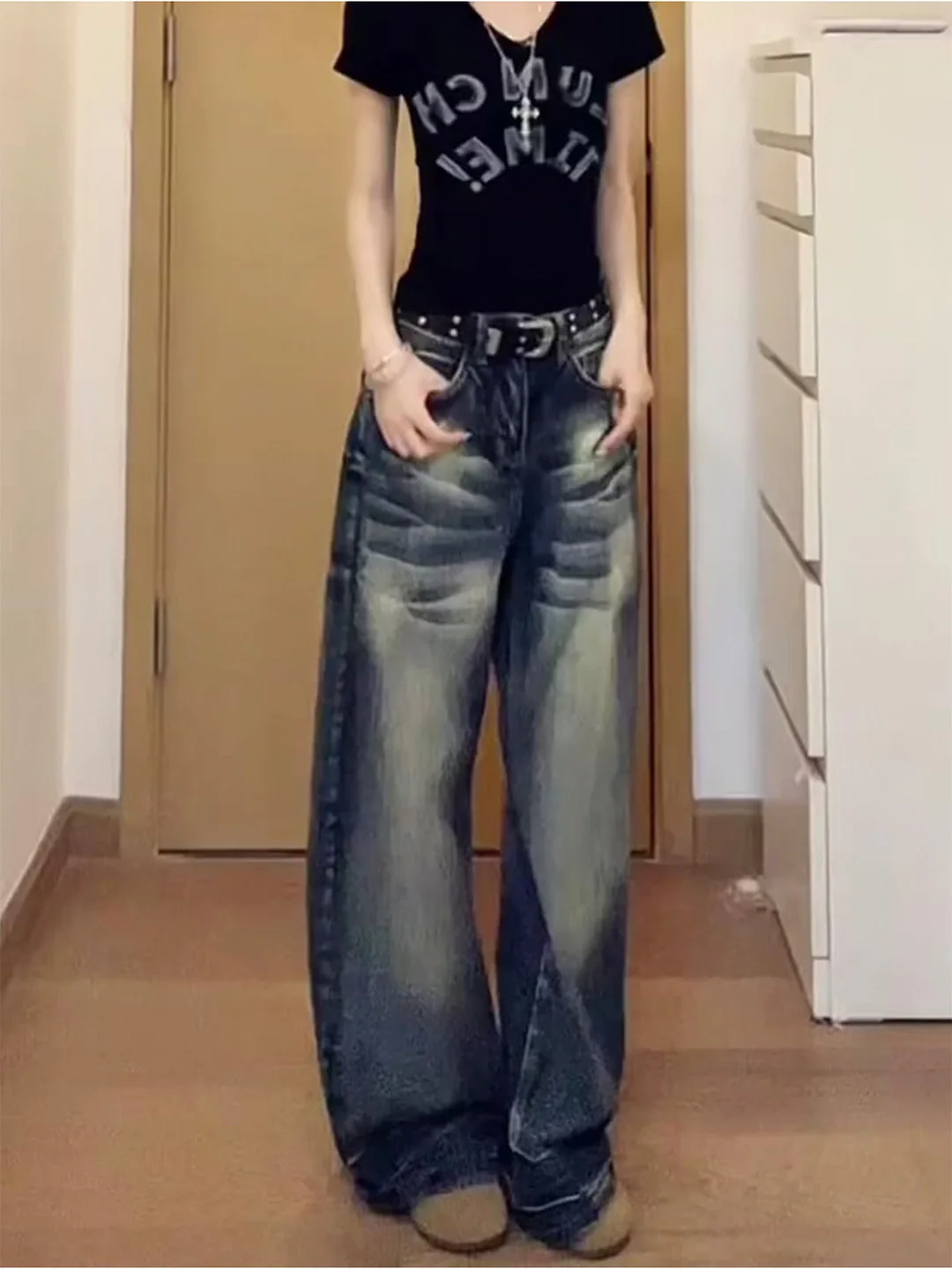 Retro High Waist Loose Fit Slimming Washed Denim Jeans Summer 2026 Wide Leg American Style Thin Fabric Ladies Casual Pants
Retro High Waist Loose Fit Slimming Washed Denim Jeans Summer 2026 Wide Leg American Style Thin Fabric Ladies Casual Pants