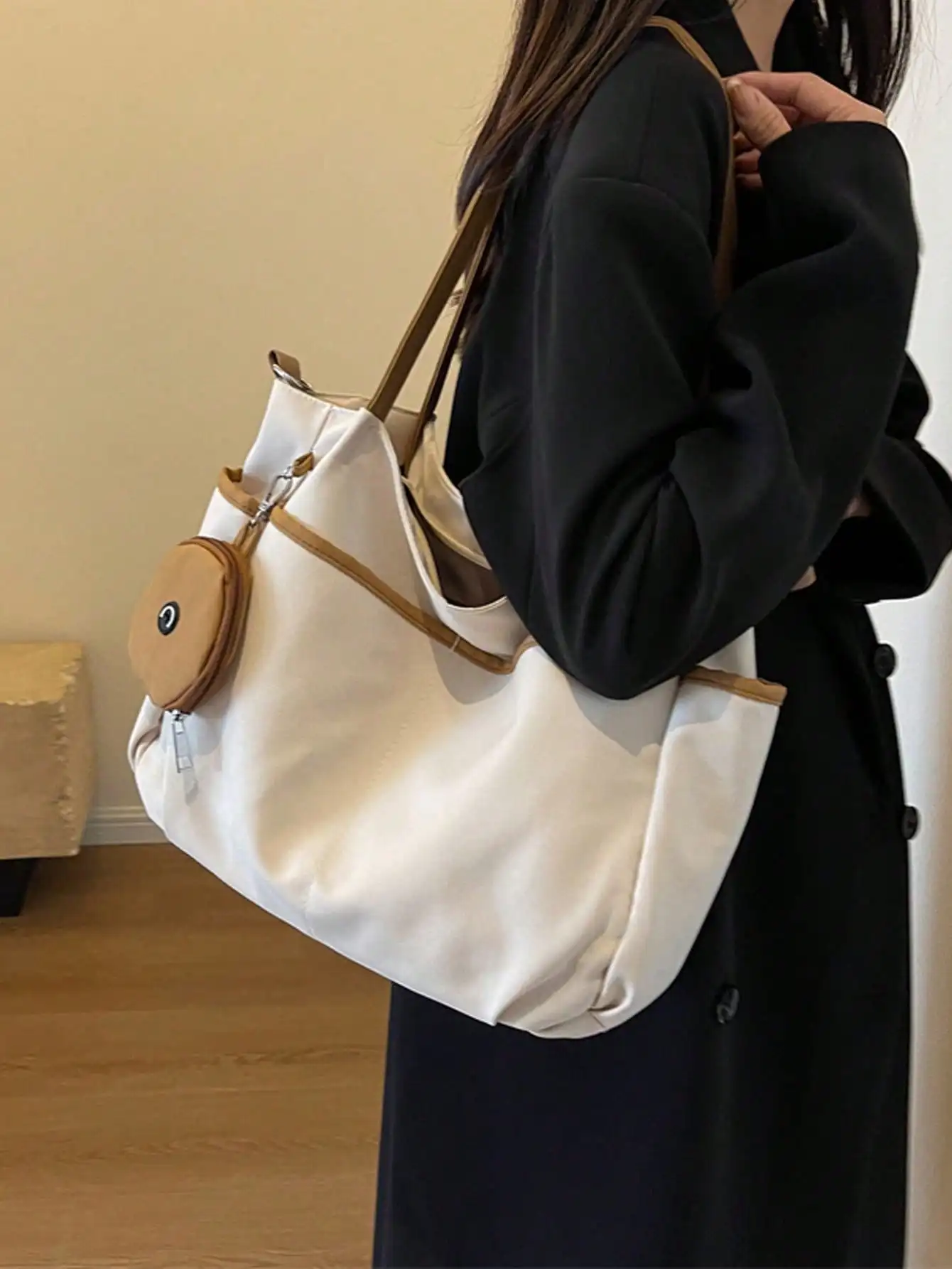Large Capacity Canvas Shoulder Bag for Women College Style Harajuku Crossbody Backpack Japanese Vibes Student Fashion Accessory
Large Capacity Canvas Shoulder Bag for Women College Style Harajuku Crossbody Backpack Japanese Vibes Student Fashion Accessory