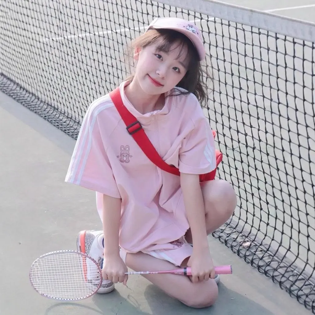 Women's Summer Sports Suit Korean Style Loose Casual Fashionable College Style Two-Piece Set with Short-Sleeved Top And Shorts
Women's Summer Sports Suit Korean Style Loose Casual Fashionable College Style Two-Piece Set with Short-Sleeved Top And Shorts