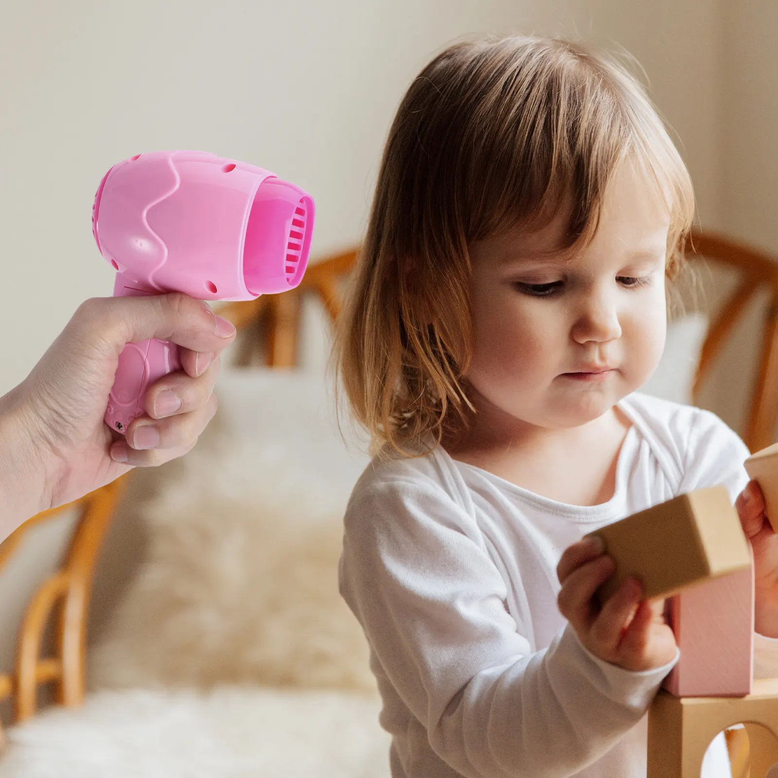 1Pcs Mini Electric Hair Dryer Simulation Home Appliance Pretend Play for Kids Early Learning Hand Eye Coordination Gift
1Pcs Mini Electric Hair Dryer Simulation Home Appliance Pretend Play for Kids Early Learning Hand Eye Coordination Gift