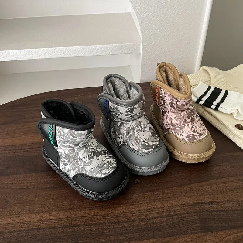 Детские повседневные зимние ботинки для девочек и мальчиков, зима 2021, новая модная нескользящая теплая обувь в корейском стиле с мягкой подошвой
Детские повседневные зимние ботинки для девочек и мальчиков, зима 2021, новая модная нескользящая теплая обувь в корейском стиле с мягкой подошвой