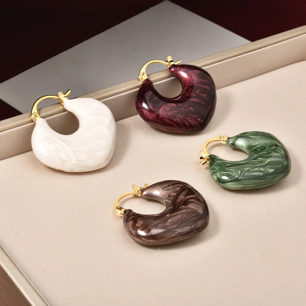 New Trendy Heart Earings for Women 2025 Korean Light Luxury Resin Love Dangle Fashion Simple Drop Jewelry Girls Gift 
New Trendy Heart Earings for Women 2025 Korean Light Luxury Resin Love Dangle Fashion Simple Drop Jewelry Girls Gift