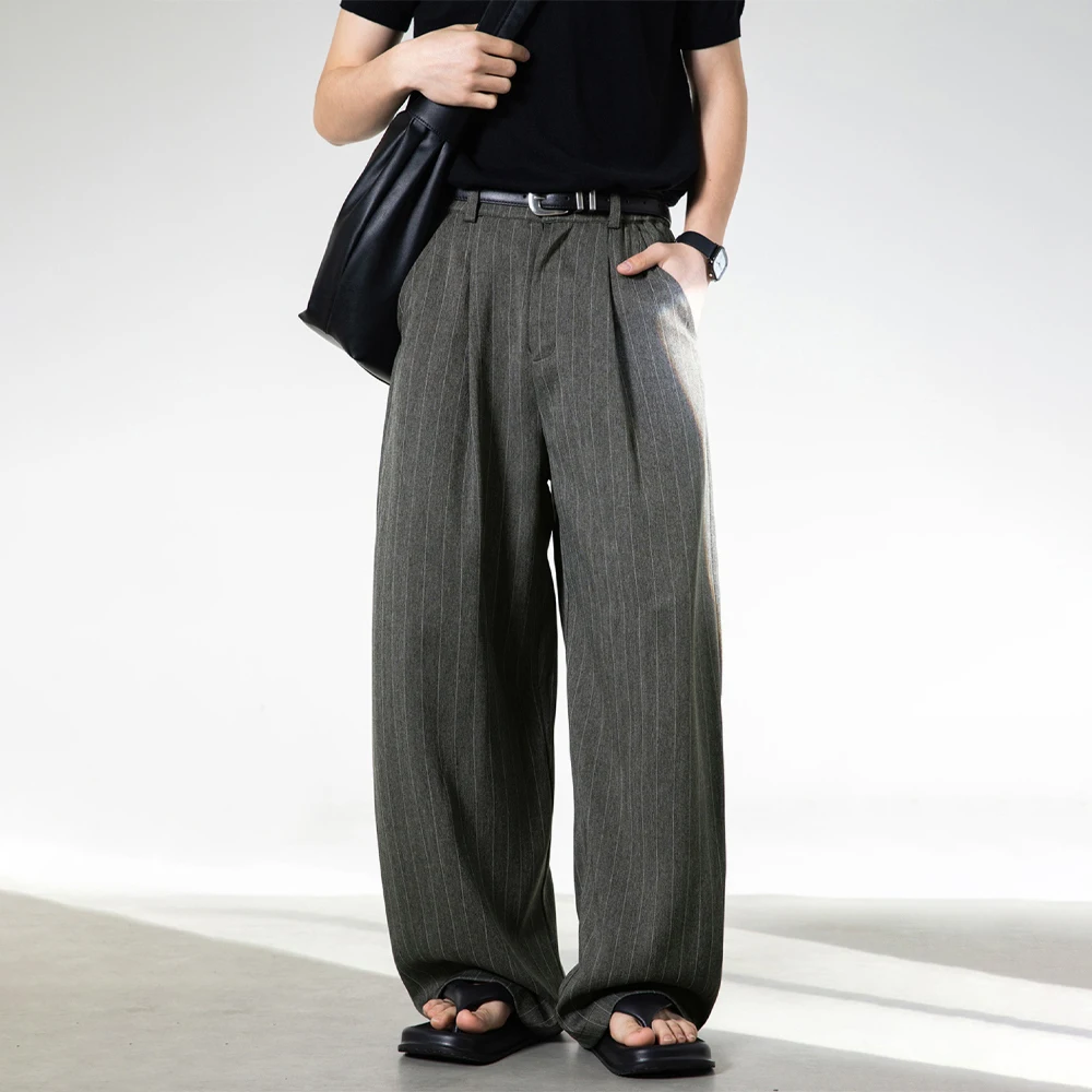 Мужские повседневные брюки прямого кроя в полоску, свободного покроя, подходящие для весенней и осенней носки, слегка эластичные, универсального стиля.
Мужские повседневные брюки прямого кроя в полоску, свободного покроя, подходящие для весенней и осенней носки, слегка эластичные, универсального стиля.