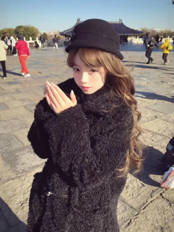 Hebden Sle Luxury Bla Fur Coat with Horn Buttons Ele Vintage Look Winter 2026 Faionable Outerwear for Women
Hebden Sle Luxury Bla Fur Coat with Horn Buttons Ele Vintage Look Winter 2026 Faionable Outerwear for Women