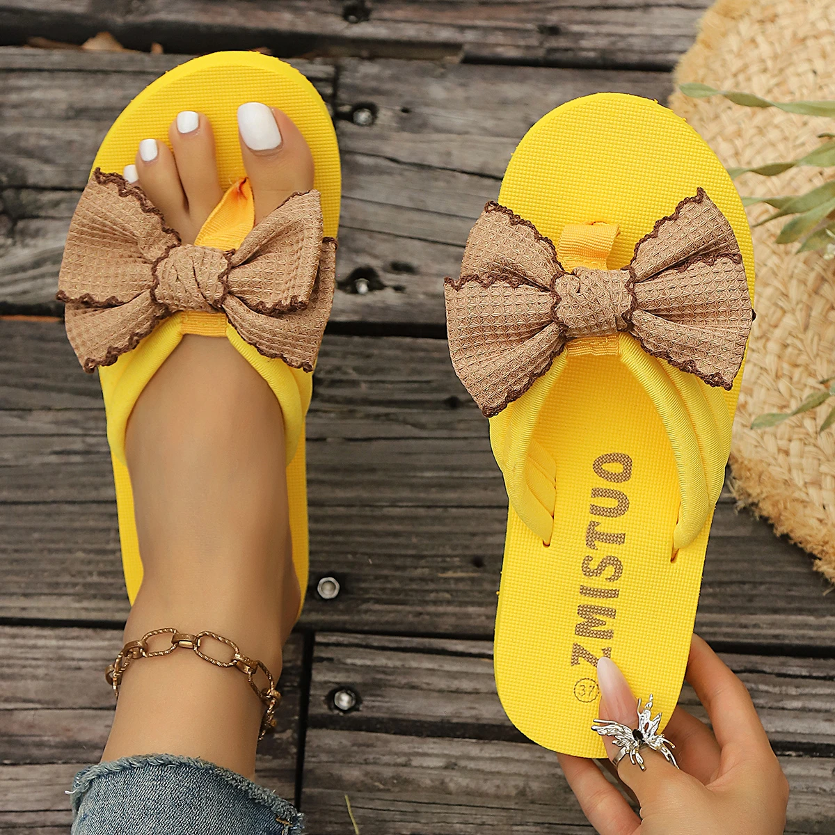 Women Slippers Lightweight Flip Flops Bow Summer Sandals Indoor Outdoor Beach Shoes Summer Slippers Platform Slides Women
Women Slippers Lightweight Flip Flops Bow Summer Sandals Indoor Outdoor Beach Shoes Summer Slippers Platform Slides Women