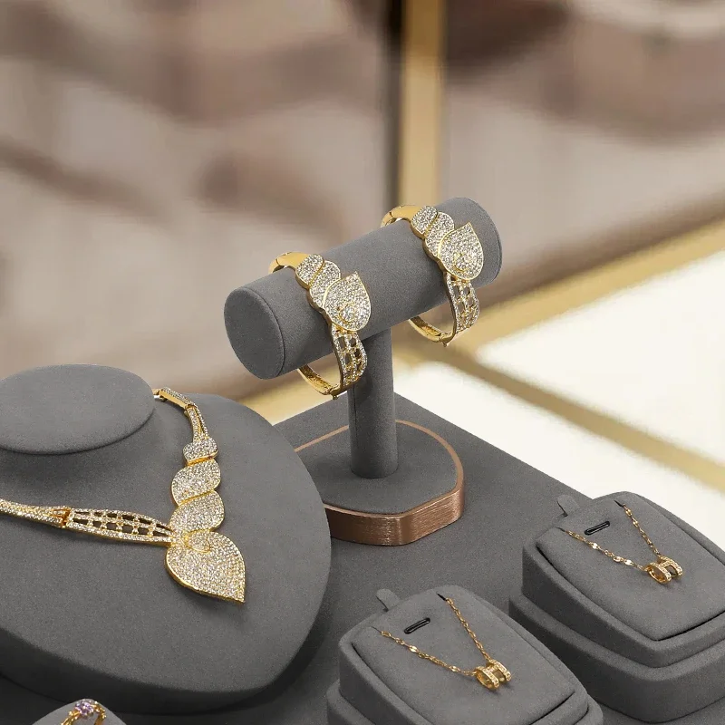 Новый реквизит для демонстрации ювелирных изделий, кольца, серьги, браслеты, высококачественные ювелирные кольца, стеллажи, стеллажи для демонстрации ожерелий
Новый реквизит для демонстрации ювелирных изделий, кольца, серьги, браслеты, высококачественные ювелирные кольца, стеллажи, стеллажи для демонстрации ожерелий