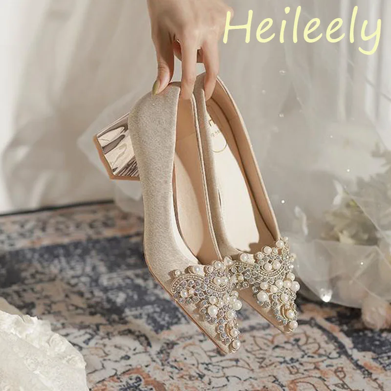 5cm Fashion New Low Heels with Rhinestone Pointed Toe Sequins Pumps Wedding Bride Shoes for Women 41 42 43
5cm Fashion New Low Heels with Rhinestone Pointed Toe Sequins Pumps Wedding Bride Shoes for Women 41 42 43