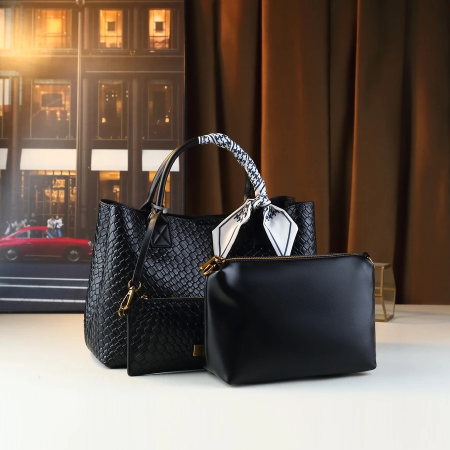 New Fashionable Large Capacity Tote Bag Women's Handbag Commuter Matching Vegetable Basket Bag Trendy Maternity Bag
New Fashionable Large Capacity Tote Bag Women's Handbag Commuter Matching Vegetable Basket Bag Trendy Maternity Bag