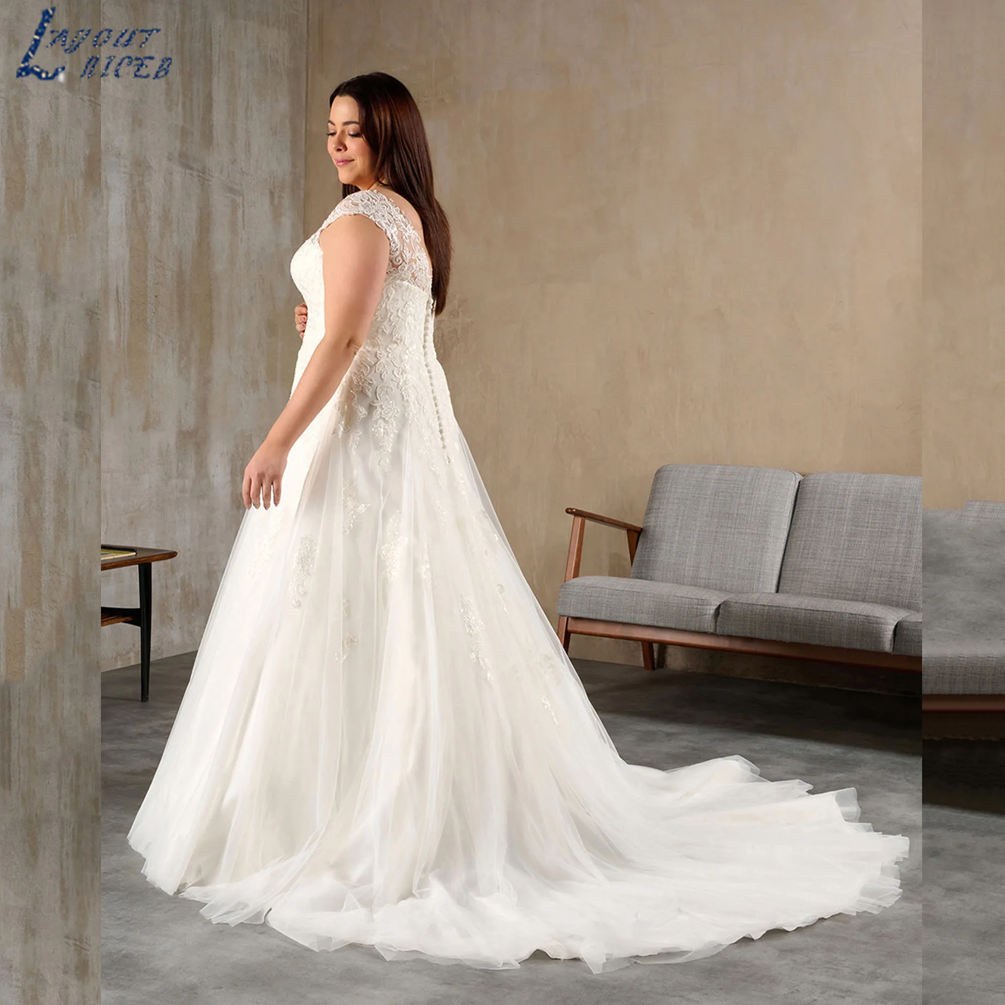 Plus Size Bride Dress 2025 A-line V-neck Sleeveless Lace Appliques wedding Gown classic backless Tulle robe de mariée Customized
Plus Size Bride Dress 2025 A-line V-neck Sleeveless Lace Appliques wedding Gown classic backless Tulle robe de mariée Customized