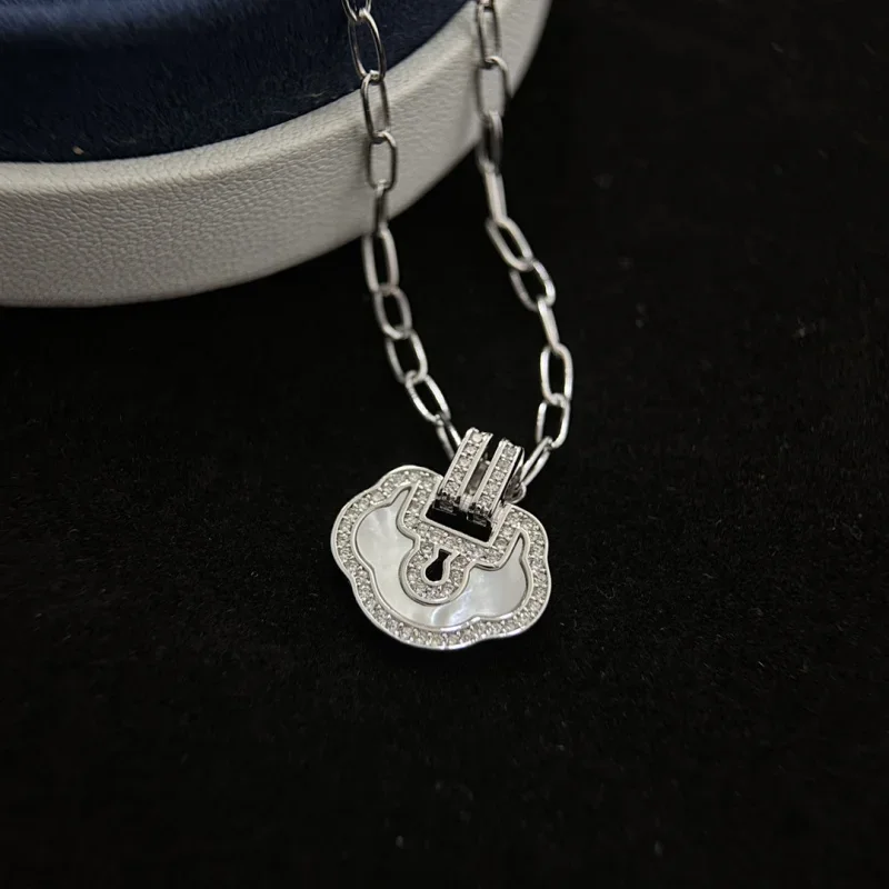 2025 925 Sterling Silver Natural White Mother of Pearl Ruyi Lock Necklace - Good Fortune Symbol, Elegant Premium Design
2025 925 Sterling Silver Natural White Mother of Pearl Ruyi Lock Necklace - Good Fortune Symbol, Elegant Premium Design