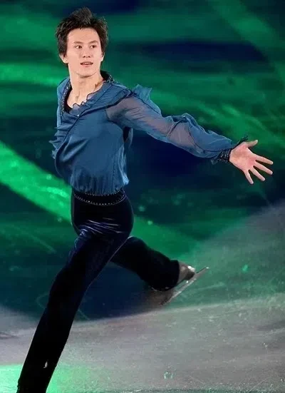 Men's Children's Long Sleeve Figure Skating Dresses Gymnastics Sportswear Dresses Roller Skating Performance Dance Wear
Men's Children's Long Sleeve Figure Skating Dresses Gymnastics Sportswear Dresses Roller Skating Performance Dance Wear