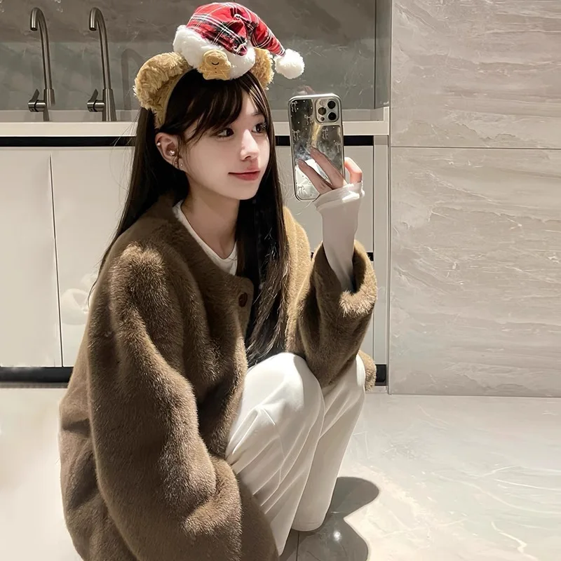 Zekye Women's Fur Coat New Jacket Imitation Mink Short Environmentally Friendly Fur Jacket Women Outerwears Woman Winter Coats
Zekye Women's Fur Coat New Jacket Imitation Mink Short Environmentally Friendly Fur Jacket Women Outerwears Woman Winter Coats