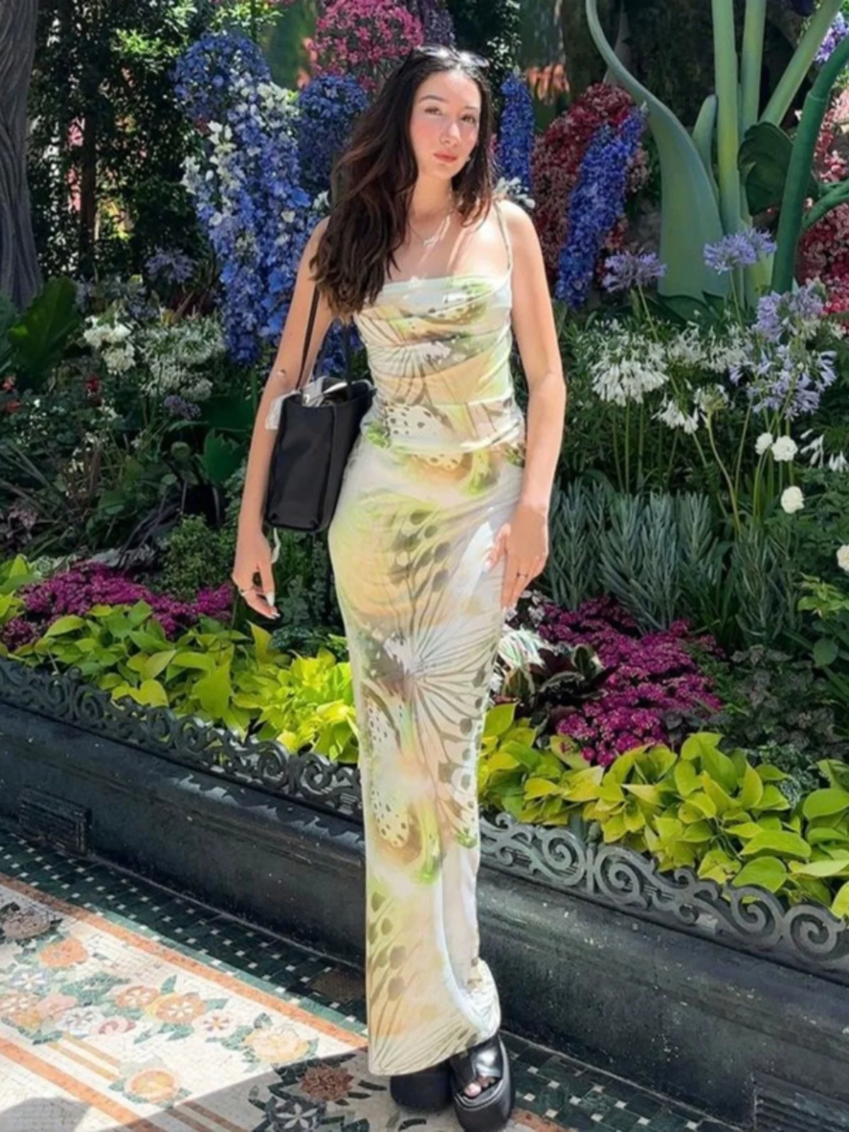 Instagram Fashionable Butterfly Print Camisole Dress, Summer New Sexy Slim Fit, Buttocks Wrapped Long Skirt for Women
Instagram Fashionable Butterfly Print Camisole Dress, Summer New Sexy Slim Fit, Buttocks Wrapped Long Skirt for Women