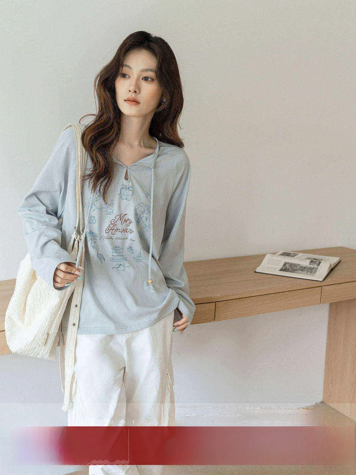 Loose Long Sleeve T-Shirt Women's Blue Printed Casual Top Spring 2026 New Design Korean Style Cotton Blend Comfortable Fit
Loose Long Sleeve T-Shirt Women's Blue Printed Casual Top Spring 2026 New Design Korean Style Cotton Blend Comfortable Fit