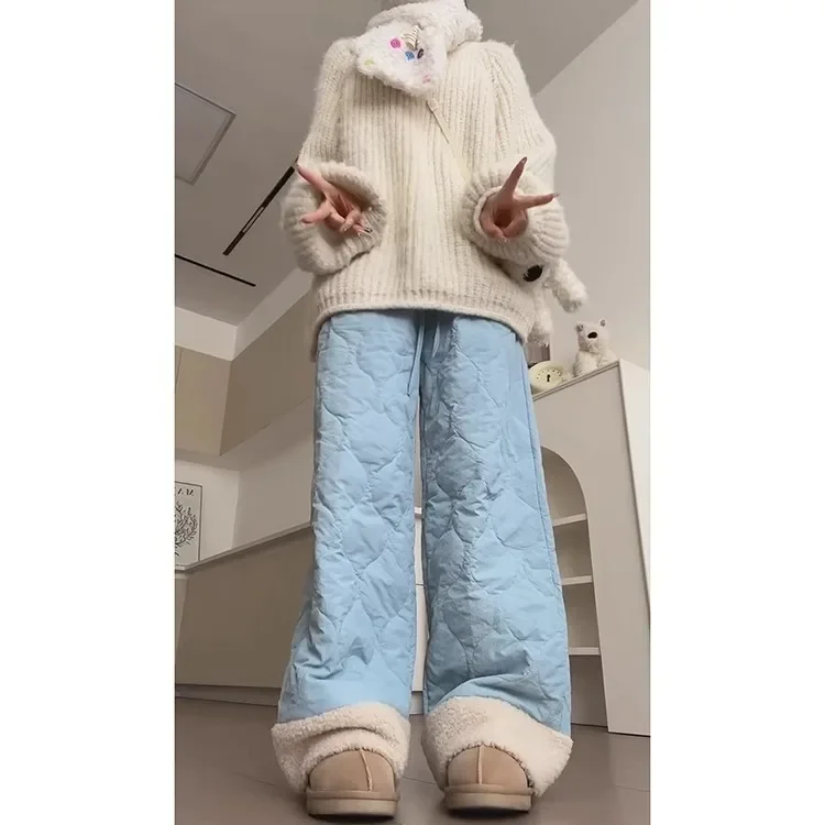 Women's Autumn Winter Cotton Trousers Comfortable Loose Fit Straight Leg Pants Blue Lamb Velvet High Waist Warm Casual Pants
Women's Autumn Winter Cotton Trousers Comfortable Loose Fit Straight Leg Pants Blue Lamb Velvet High Waist Warm Casual Pants