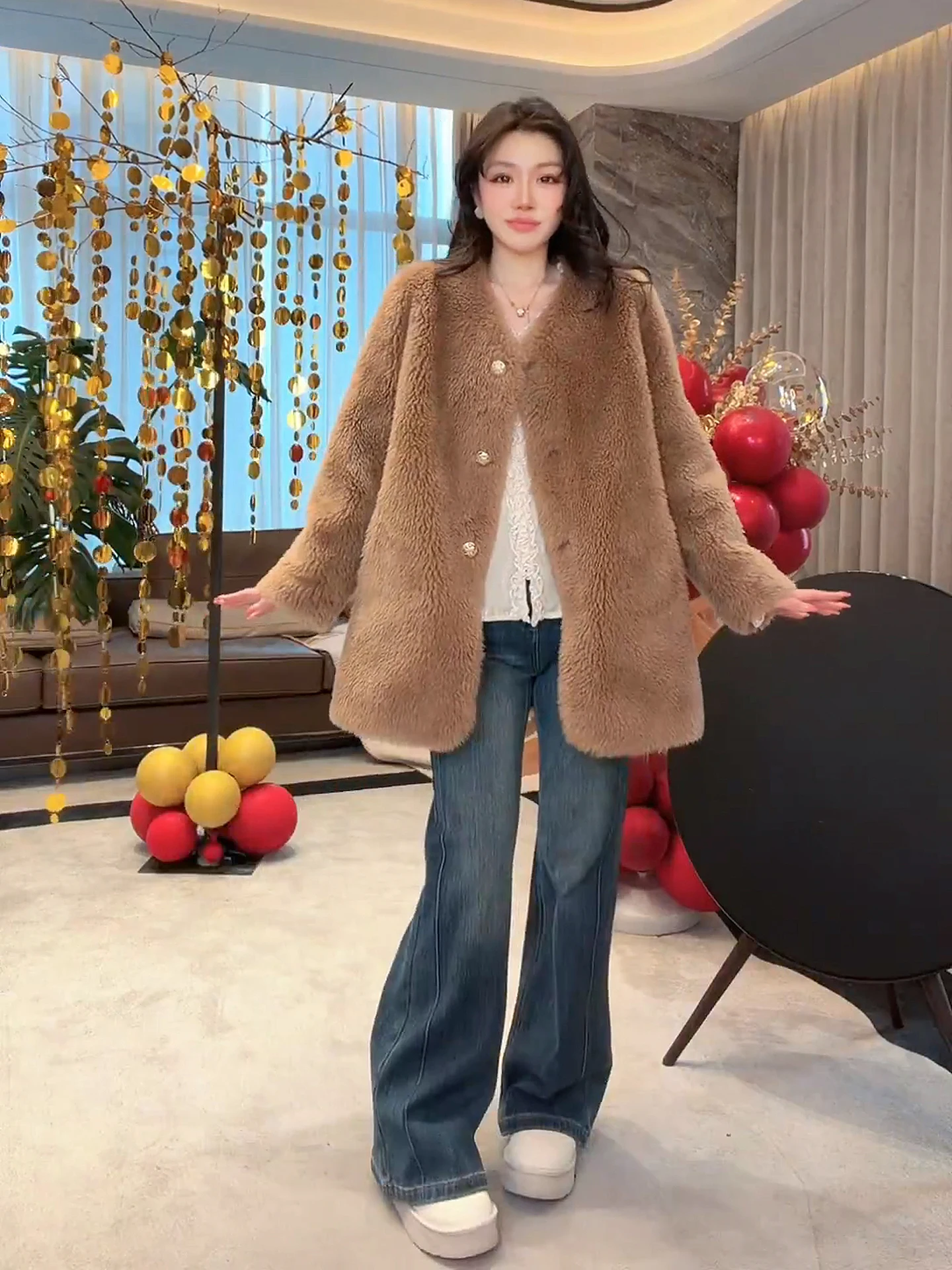 Warm Sli Woolen Coat for Women by Laoyang ME Mid-Length Faionable Versatile Ladies Outerwear with Lamb Fur
Warm Sli Woolen Coat for Women by Laoyang ME Mid-Length Faionable Versatile Ladies Outerwear with Lamb Fur
