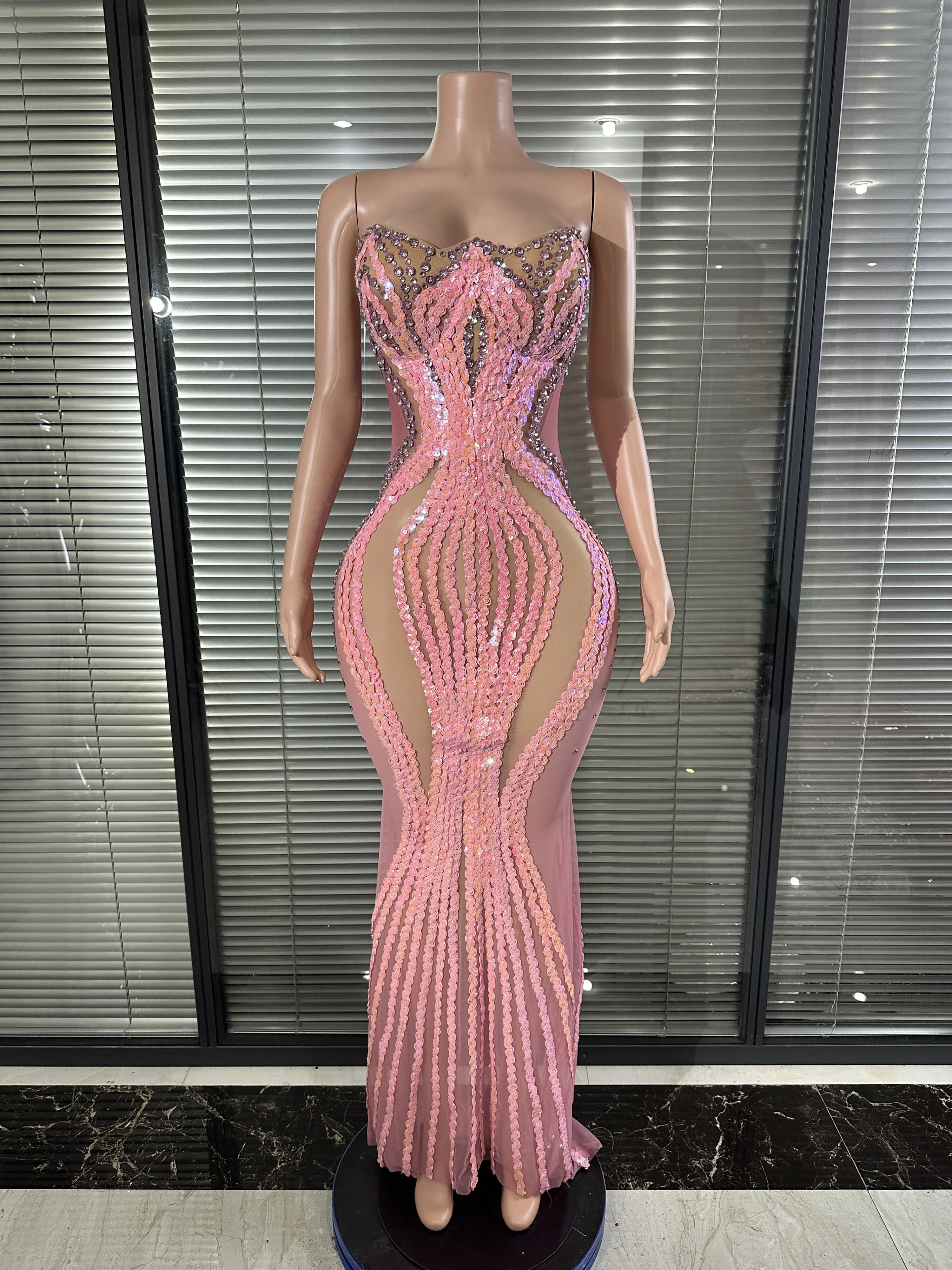 Sophisticated Blush Sequin Strapless Mermaid Gown Sexy Performance Costume Singer Stage Nightclub Red Carpet Formal Event Attire
Sophisticated Blush Sequin Strapless Mermaid Gown Sexy Performance Costume Singer Stage Nightclub Red Carpet Formal Event Attire