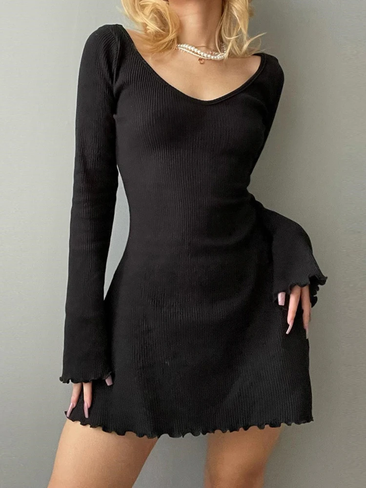 Women Sexy V-neck Ribbed Dress Solid Color Long Sleeve Backless Slim Fit Mini A-line Dress Autumn Korean Fashion Basic Clothes
Women Sexy V-neck Ribbed Dress Solid Color Long Sleeve Backless Slim Fit Mini A-line Dress Autumn Korean Fashion Basic Clothes