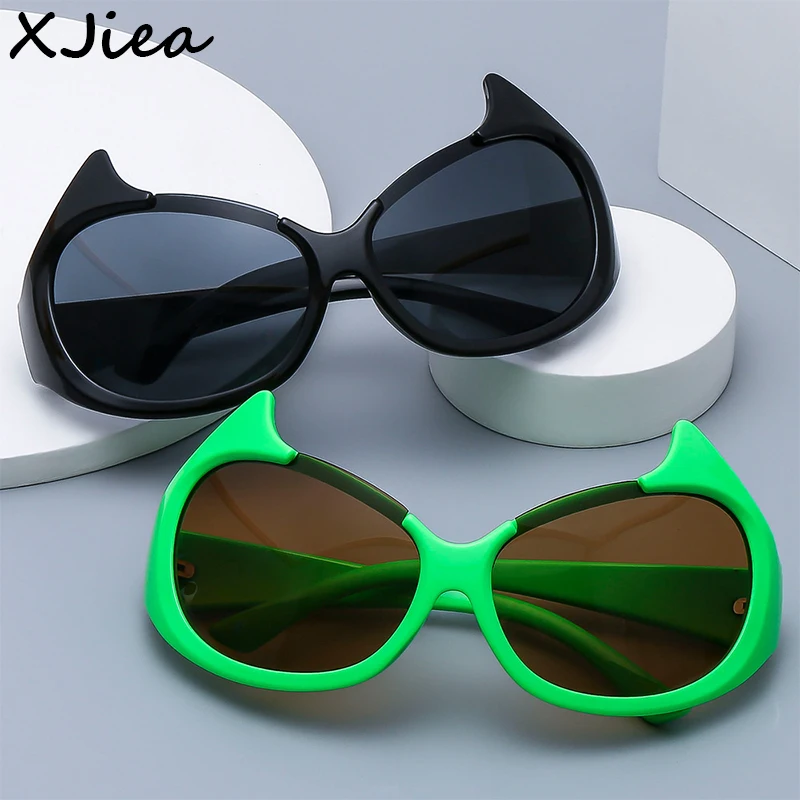 XJiea Designer Fashion Cat Eye Women's Sunglasses Vintage Big Frame Sexy Sun Glasses For Men Y2K Party Accessory Eyewear UV400
XJiea Designer Fashion Cat Eye Women's Sunglasses Vintage Big Frame Sexy Sun Glasses For Men Y2K Party Accessory Eyewear UV400