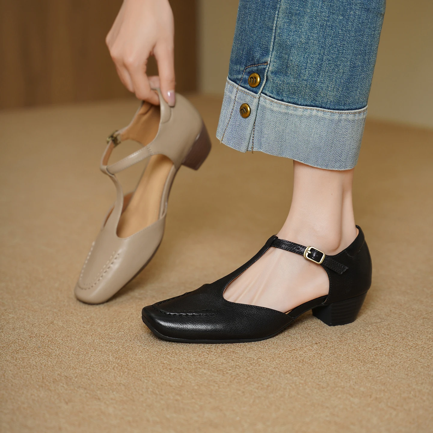 2026 new summer women sandals natural leather 22-25cm sheepskin+cowhide+pigskin t-buckle thick heel women shoes fashion
2026 new summer women sandals natural leather 22-25cm sheepskin+cowhide+pigskin t-buckle thick heel women shoes fashion