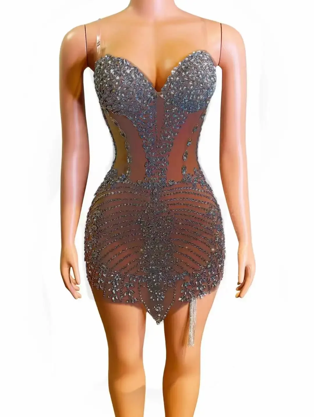 Women Backless Sleeveless Sexy Stunning Rhinestone Drill Chain Short Dress Birthday Party Singer Performance Queen Dressy 2025
Women Backless Sleeveless Sexy Stunning Rhinestone Drill Chain Short Dress Birthday Party Singer Performance Queen Dressy 2025