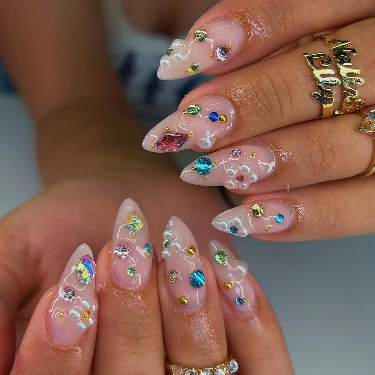 24pcs 3D Pearl Rhinestone Press On Nails Luxury Crystal Gem Fake Nail Almond Clear Nude Bling False Nail for Women&Girl
24pcs 3D Pearl Rhinestone Press On Nails Luxury Crystal Gem Fake Nail Almond Clear Nude Bling False Nail for Women&Girl