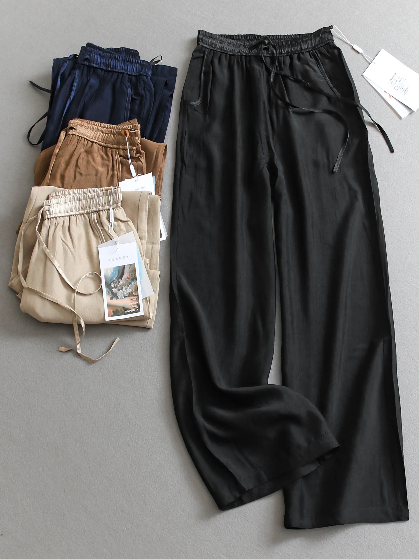 Acetate Satin Wide Leg Casual Pants Women's Loose Fit Drawstring Waist Sun Protection Straight Tube Loose Style Summer Cool F...
Acetate Satin Wide Leg Casual Pants Women's Loose Fit Drawstring Waist Sun Protection Straight Tube Loose Style Summer Cool F...