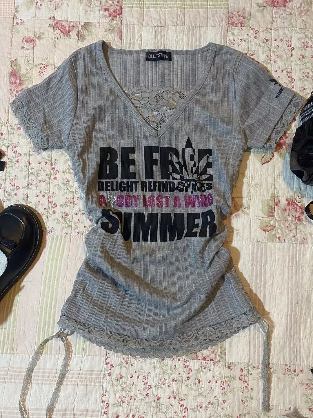 Punk Vintag Top Women's T Shirt Y2k summer Streetwear Casual Slim Letter Crop Top Femme EMO Girl Harajuku Aesthetic Tee shirts
Punk Vintag Top Women's T Shirt Y2k summer Streetwear Casual Slim Letter Crop Top Femme EMO Girl Harajuku Aesthetic Tee shirts