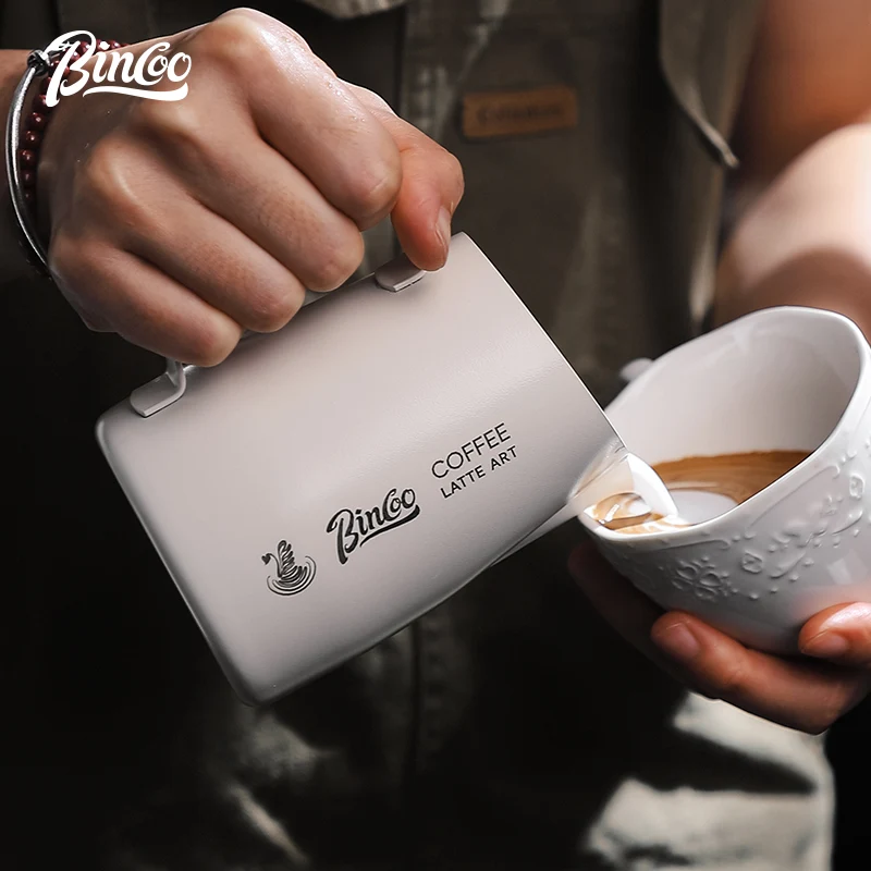 Bincoo Coffee Latte Art Tank с заостренным ртом Чашка для латте Art Чашка для молочной пены Чашка для латте Art Артефакт Нержавеющая сталь Профессиональная посуда Резервуар для молока
Bincoo Coffee Latte Art Tank с заостренным ртом Чашка для латте Art Чашка для молочной пены Чашка для латте Art Артефакт Нержавеющая сталь Профессиональная посуда Резервуар для молока