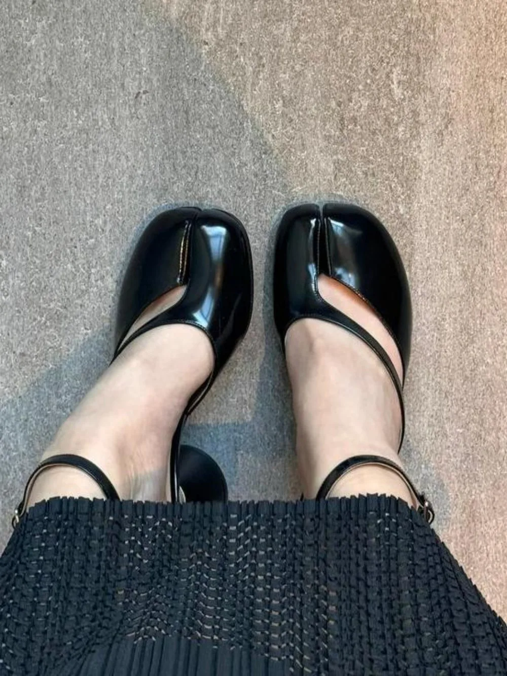 CHMURY Tabi Shoes 8cm High Heels Black White Pumps Shoes Split Toe Tabis Shoes for Women
CHMURY Tabi Shoes 8cm High Heels Black White Pumps Shoes Split Toe Tabis Shoes for Women