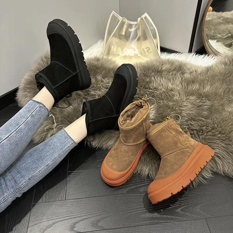 Thickened Mid-Calf Fleece Lined Real Leather Tassie Snow Boots Women's Winter Booties Korean Style Flat Heel Rubber Outsole
Thickened Mid-Calf Fleece Lined Real Leather Tassie Snow Boots Women's Winter Booties Korean Style Flat Heel Rubber Outsole